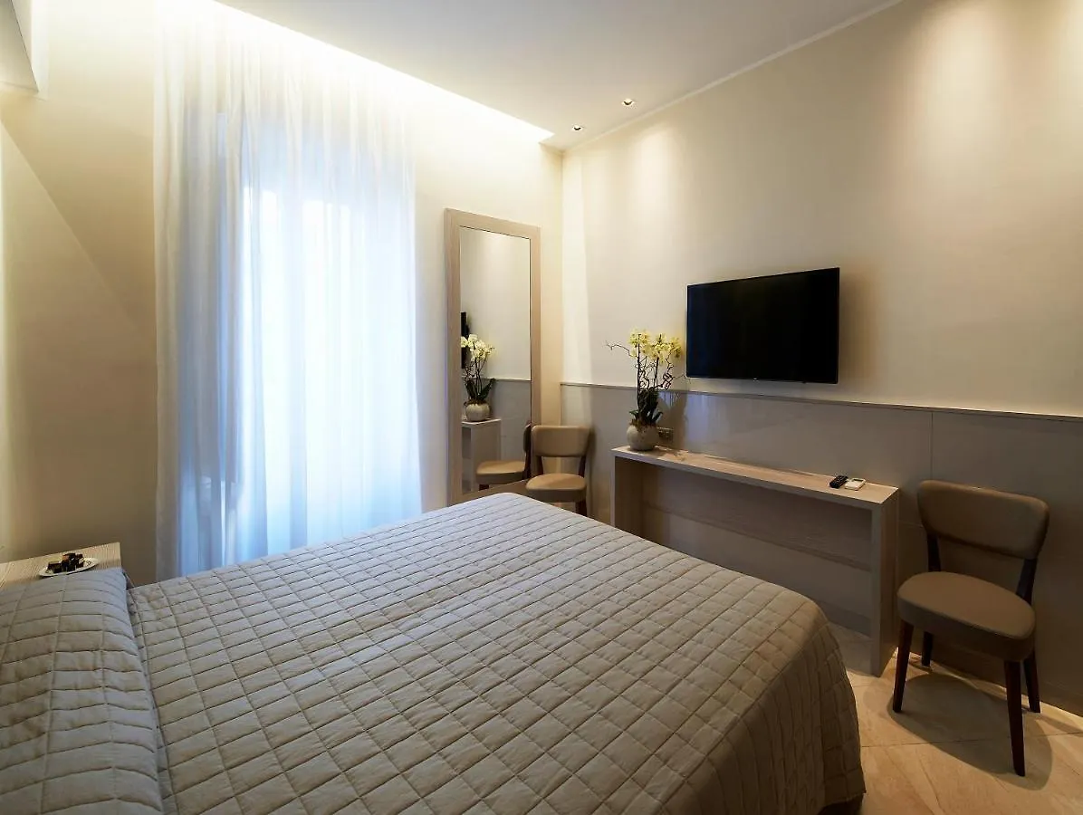 Harry'S Bar Trevi Luxury Apartments - Mignanelli Roma